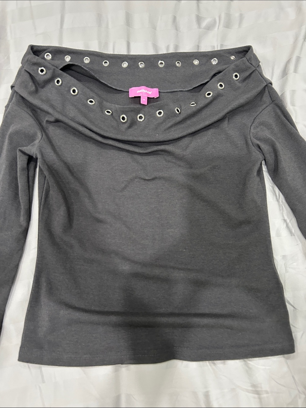 Edikted Off-Shoulder Gray Long-Sleeve Top with Grommet Detail M
